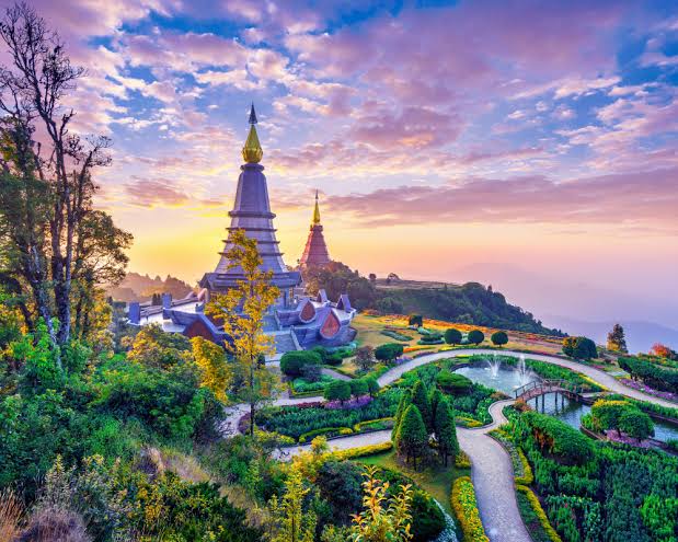 Experience Thailand: Beaches, Temples, and Adventure